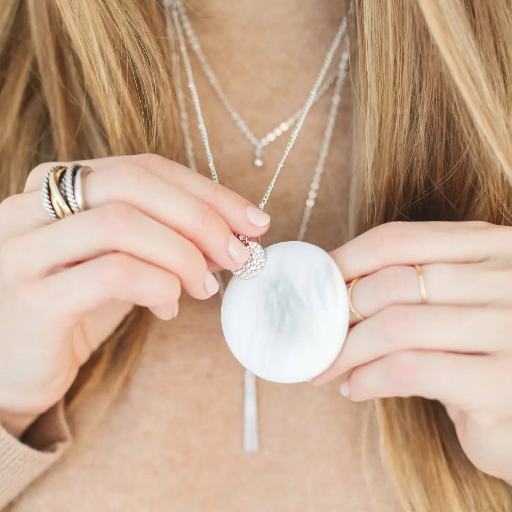 Shinery Illuminating Pom Delicate Jewelry Polisher